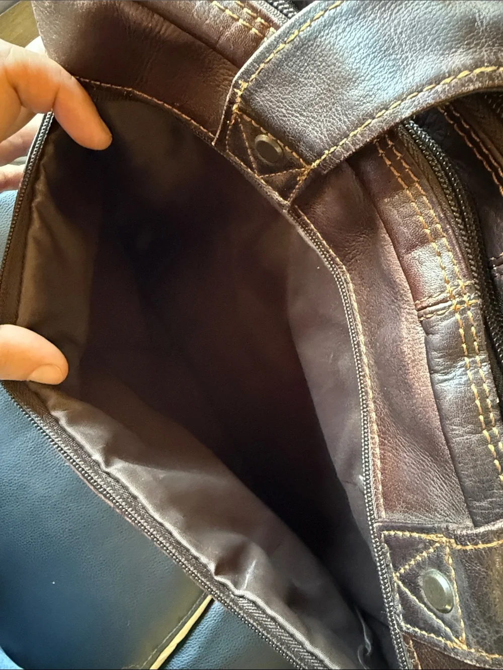 Kenneth Cole Reaction Brown Leather Briefcase with Dual Front Pockets
